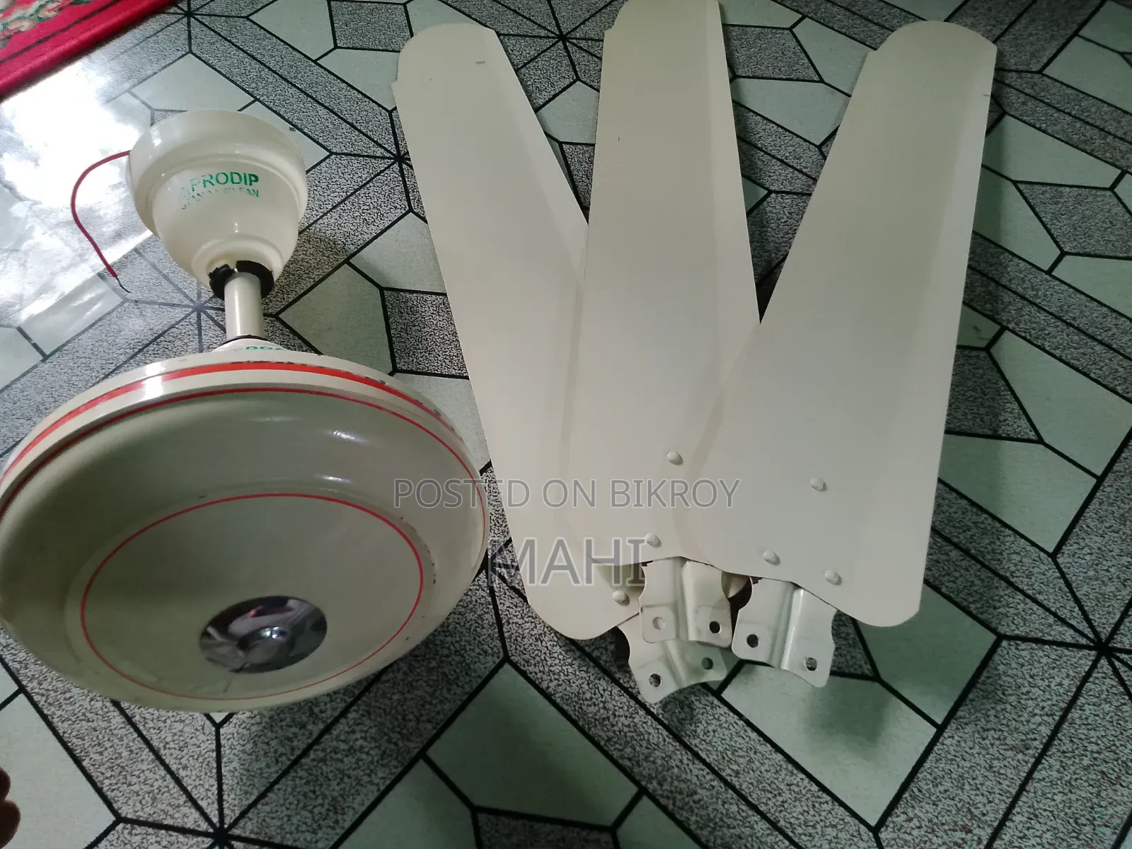 ফ্যান বিক্রি করা হবে।