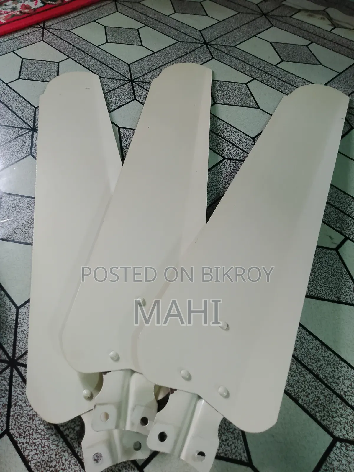 ফ্যান বিক্রি করা হবে।