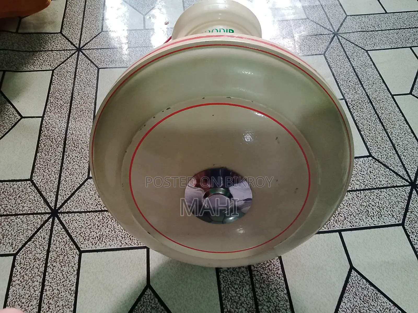 ফ্যান বিক্রি করা হবে।