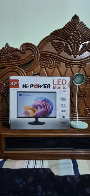 একটি মনিটর ও একটি হার্ডডিস্ক(৫০০ জিবি)