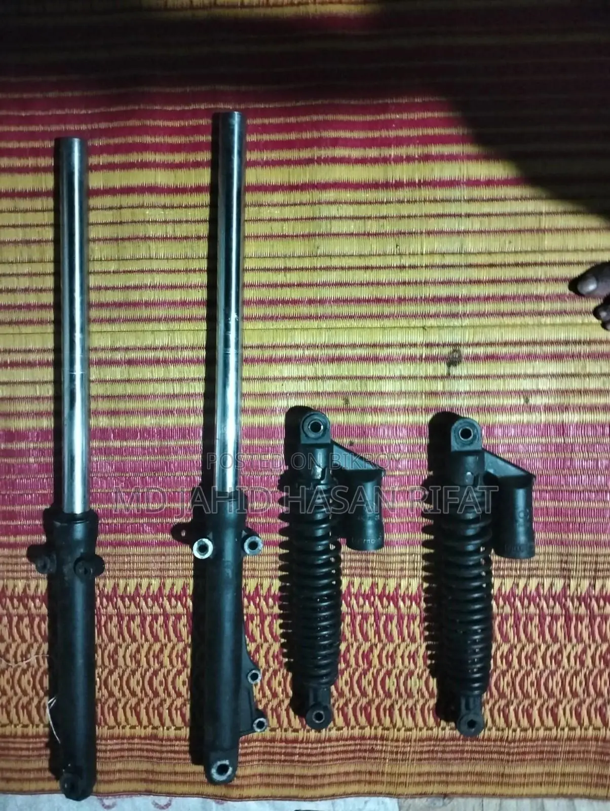 মোটরসাইকেল সাসপেনশন