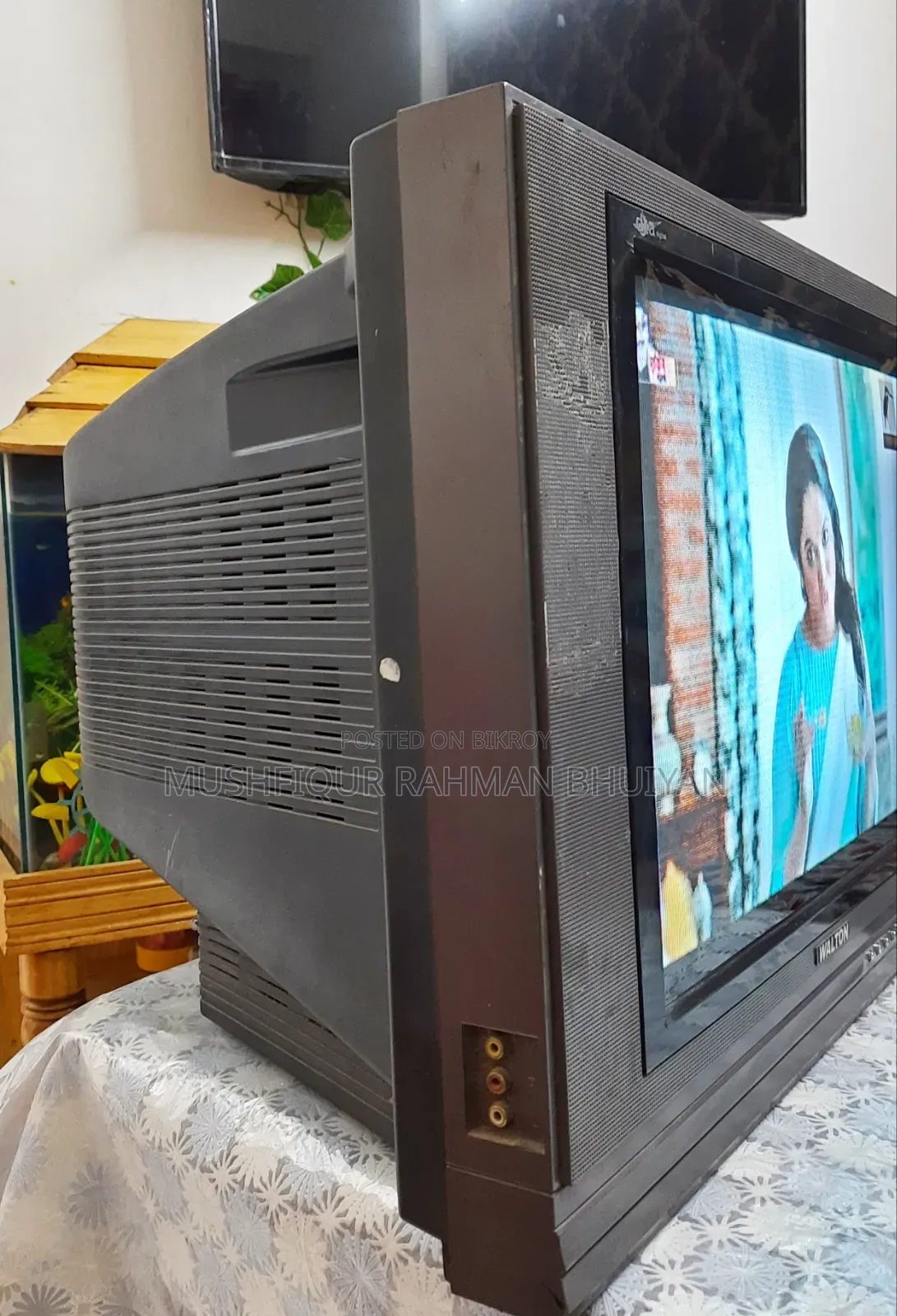 Walton 21" TV for Sale – Good Condition