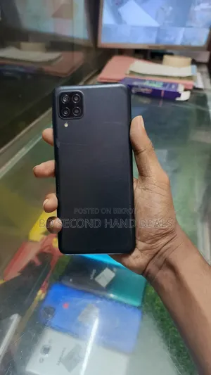 স্যামসাং গ্যালাক্সি এম১২ ৬৪ জিবি ব্ল্যাক