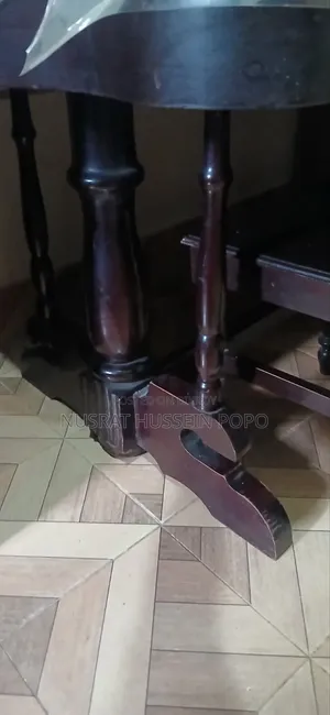 ৬ টি চিয়ার ও ডাইনিং টেবিল আকাশি কাটের তৈরি চিয়ারে কিছু কাজ করাতে হবে