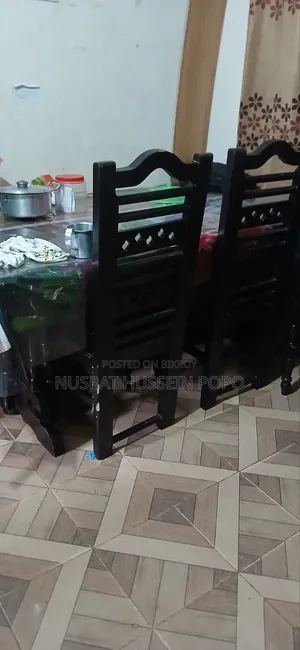 ৬ টি চিয়ার ও ডাইনিং টেবিল আকাশি কাটের তৈরি চিয়ারে কিছু কাজ করাতে হবে