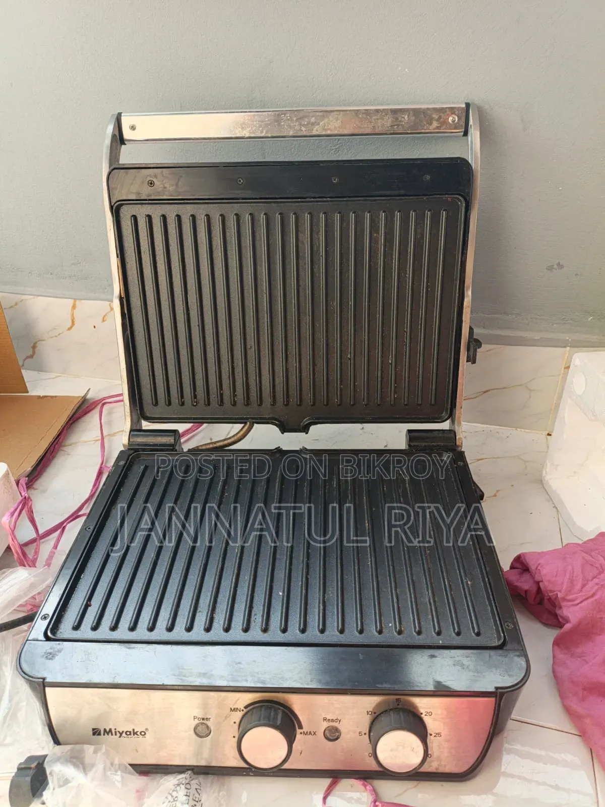 A Sandwich Maker for Sale