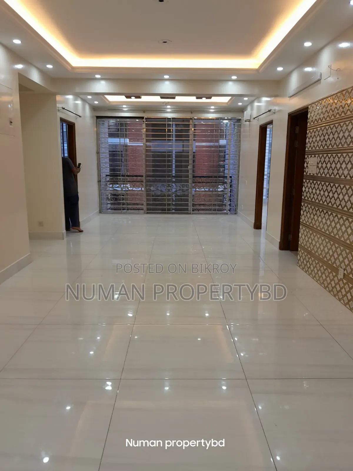 নুম্যান প্রপার্টি বিডি, বসুন্ধরায় ভাড়ার জন্য ৪ বেডরুমের অ্যাপার্টমেন্ট