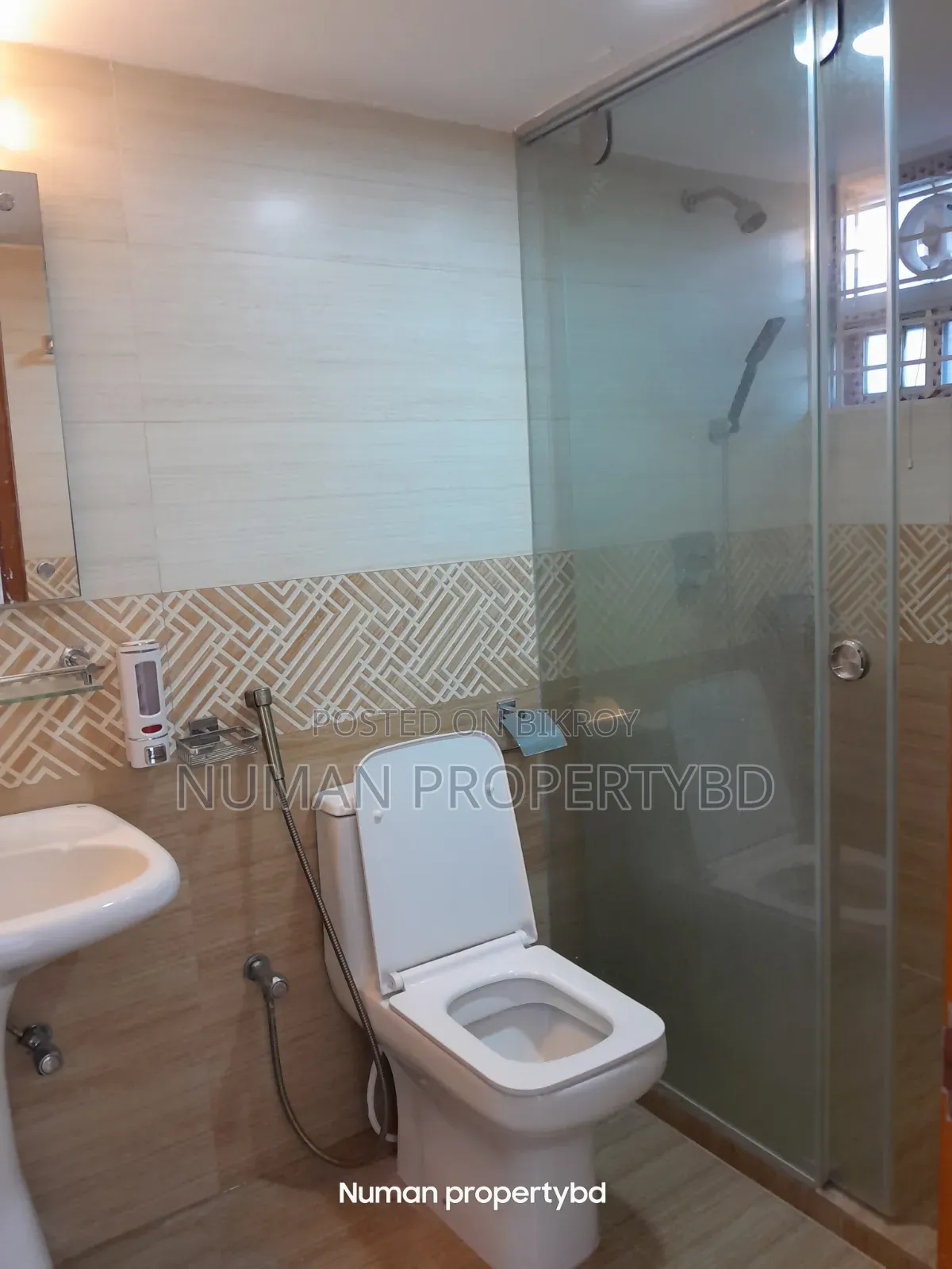 নুম্যান প্রপার্টি বিডি, বসুন্ধরায় ভাড়ার জন্য ৪ বেডরুমের অ্যাপার্টমেন্ট