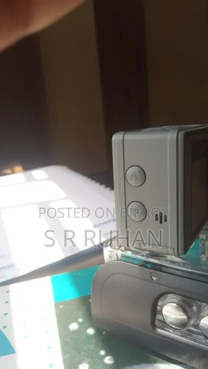 সম্পূর্ণ ফ্রেশ কোয়ালিটি এবং কোন প্যাকেট খোলা হয়নি এমন ক্যামেরা