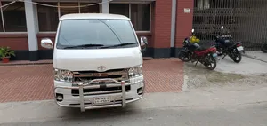 হাইয়েস ভাড়ার জন্য