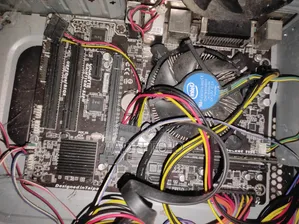 Desktop Computer Gigabyte 4GB Intel SSD 256GB