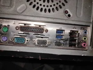 Desktop Computer Gigabyte 4GB Intel SSD 256GB