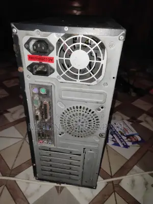 Desktop Computer Gigabyte 4GB Intel SSD 256GB
