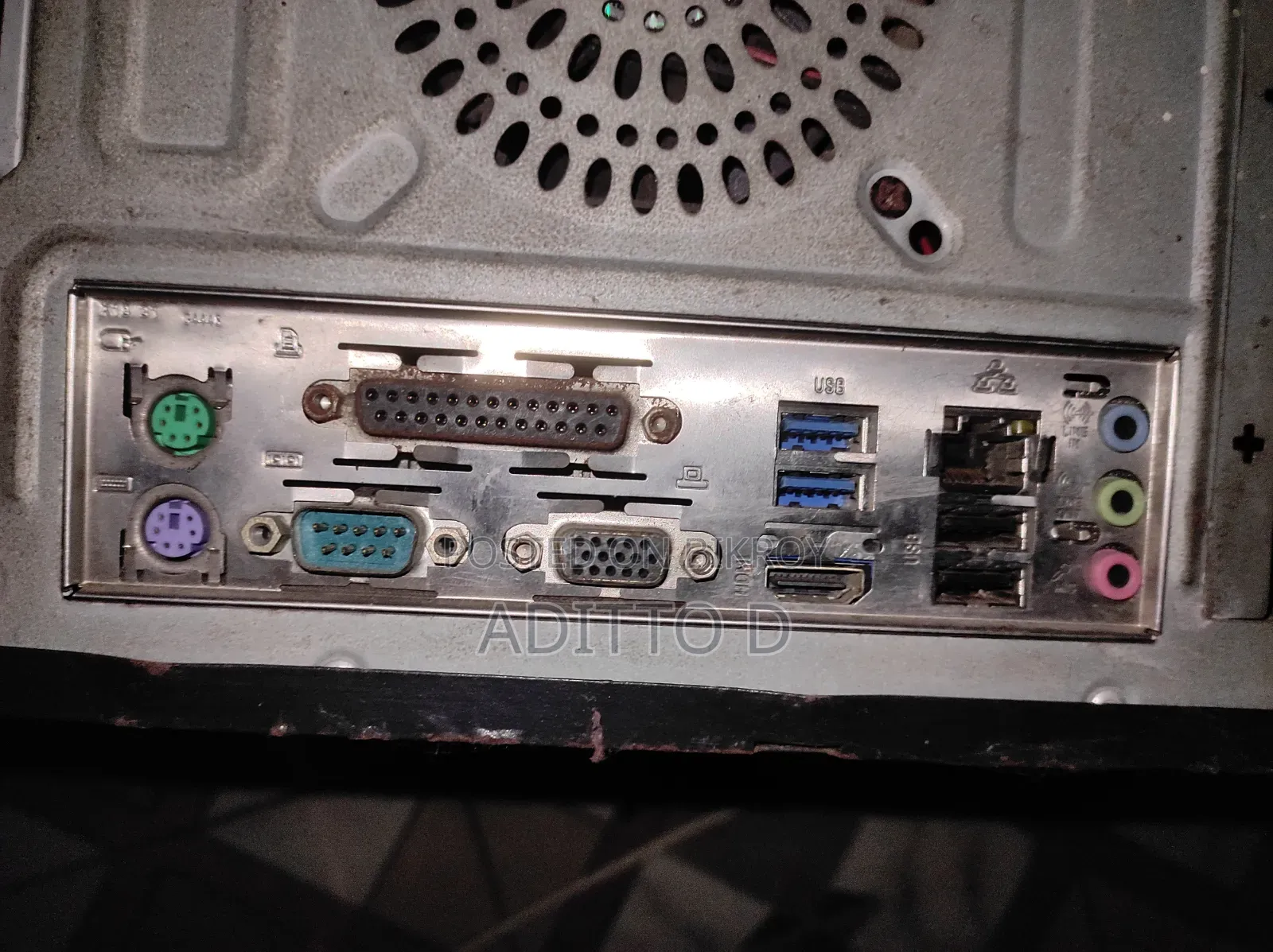 Desktop Computer Gigabyte 4GB Intel SSD 256GB
