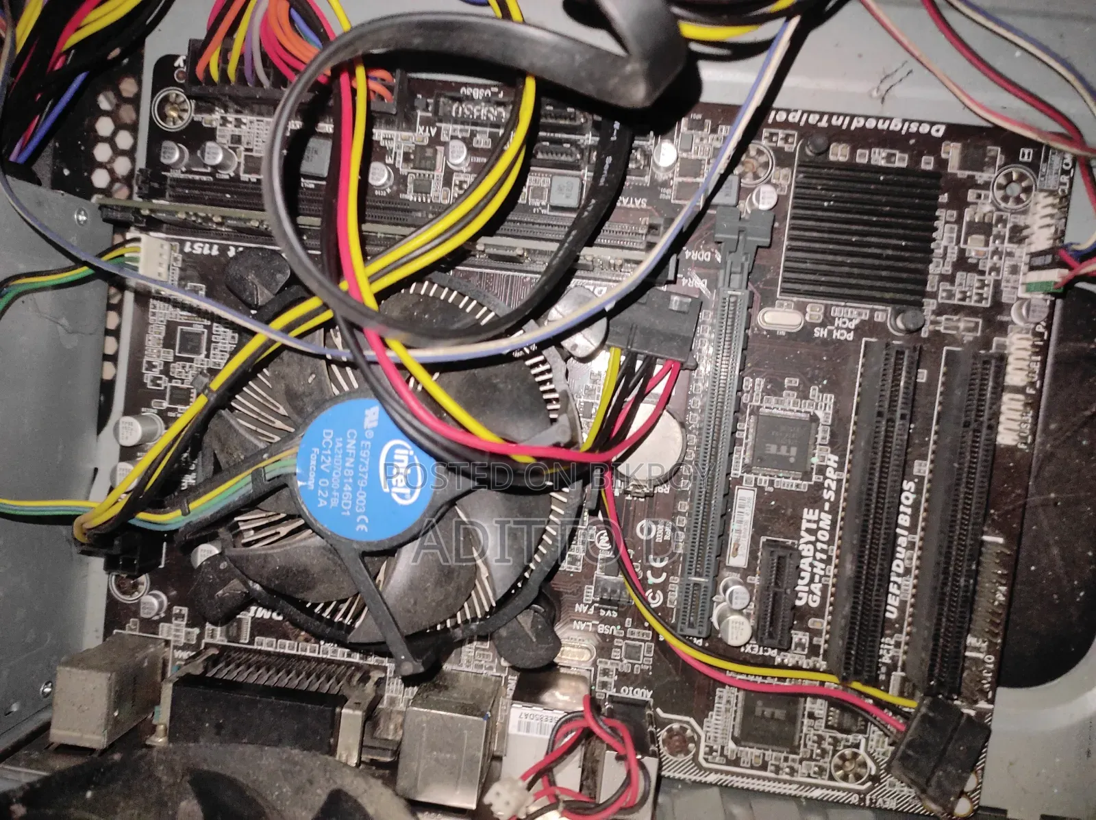 Desktop Computer Gigabyte 4GB Intel SSD 256GB