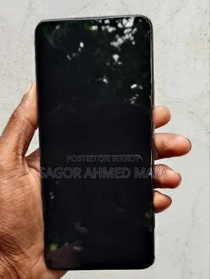 রিয়েলমি ২৫৬ জিবি