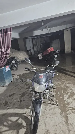 টিভিএস ২০১২ কালো