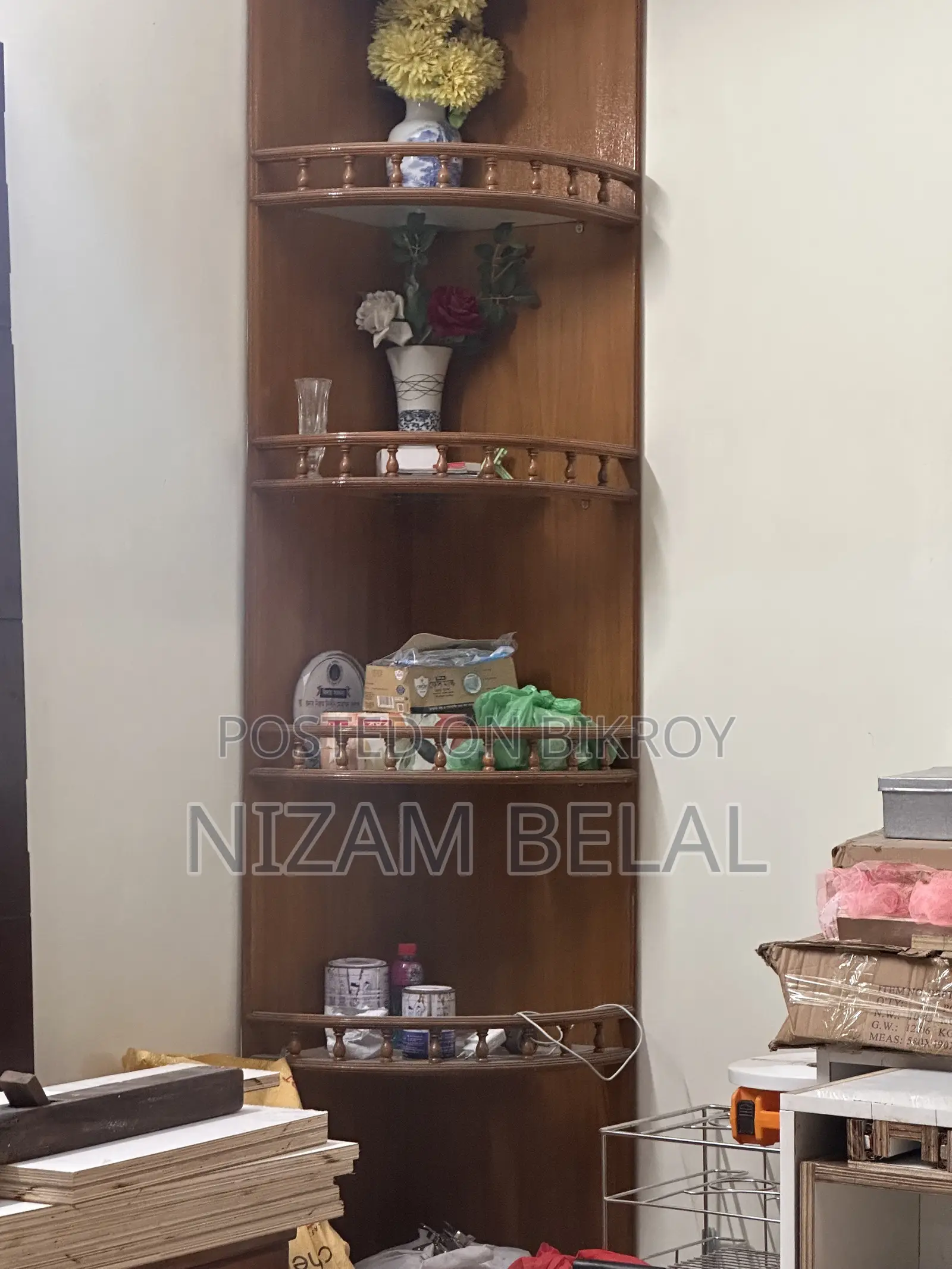 সেগুন ও বোর্ডের দ্বারা তৈরি কর্নার র‍্যাক বিক্রি করা হবে।