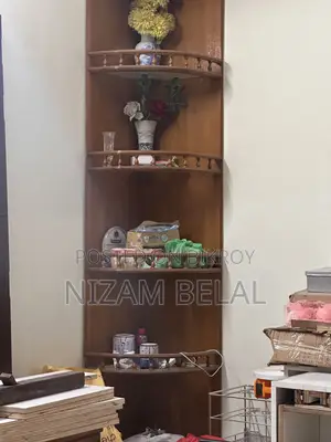 সেগুন ও বোর্ডের দ্বারা তৈরি কর্নার র‍্যাক বিক্রি করা হবে।
