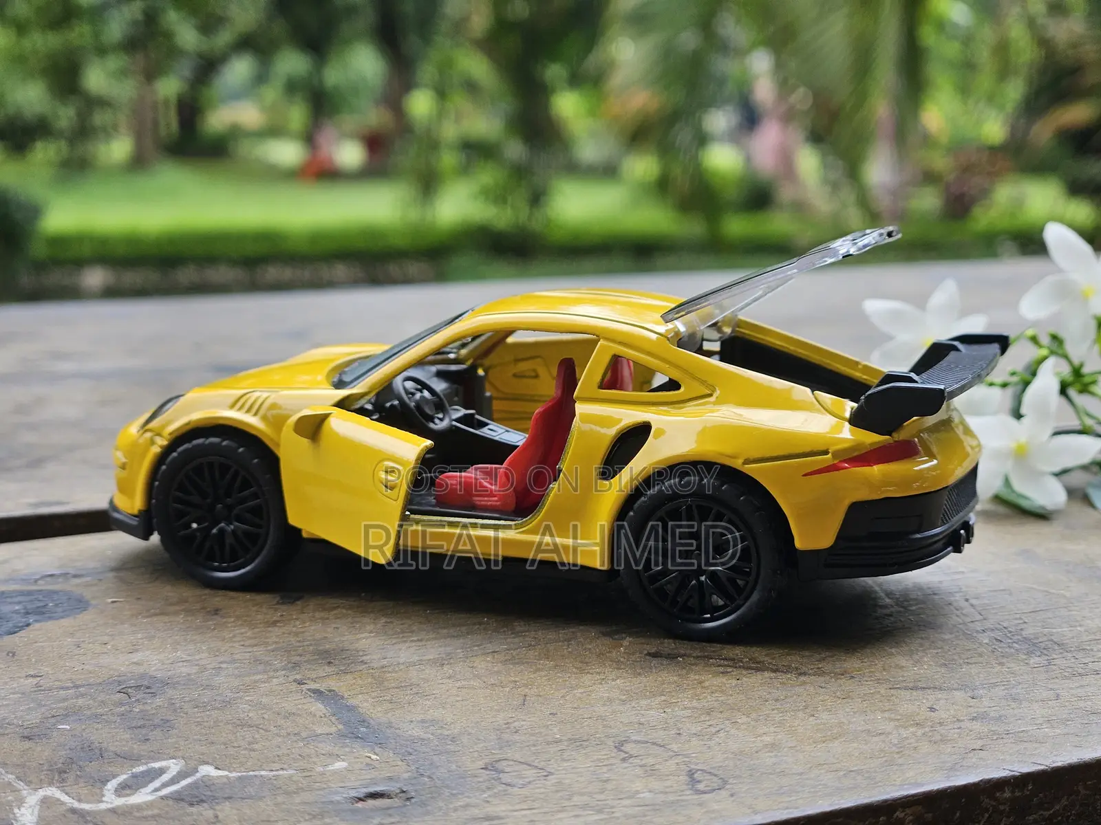 Premium Die Cast Car Scale 1:32