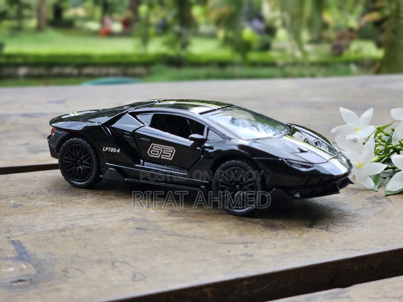 Premium Die Cast Car Scale 1:32