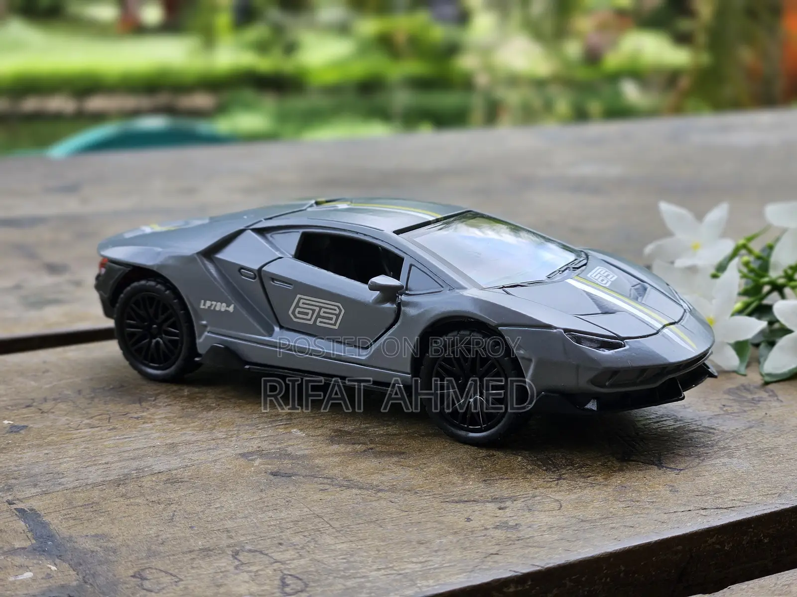 Premium Die Cast Car Scale 1:32