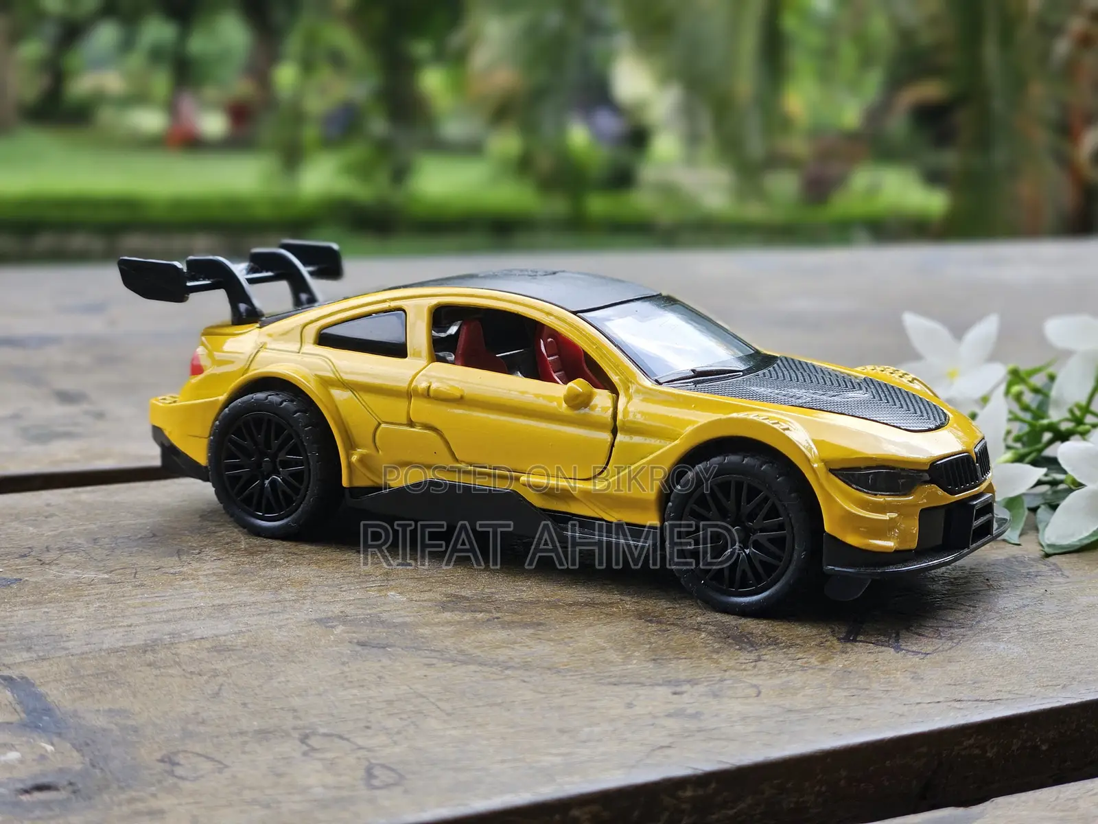 Premium Die Cast Car Scale 1:32