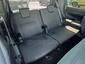 টয়োটা এসকোয়ার ২০২১ রৌপ্য
