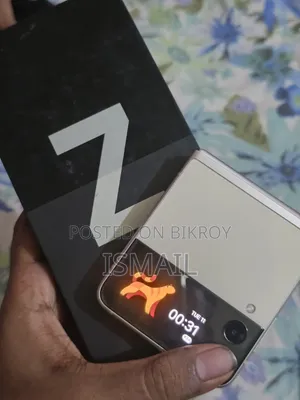 স্যামসাং গ্যালাক্সি জেড ফ্লিপ ৩ ১২৮ জিবি সাদা