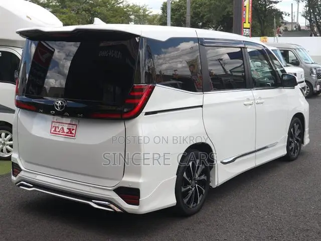 Toyota Noah 2023 Pearl