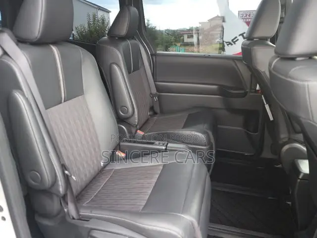 Toyota Noah 2023 Pearl