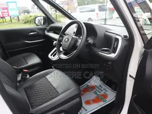 Toyota Noah 2023 Pearl