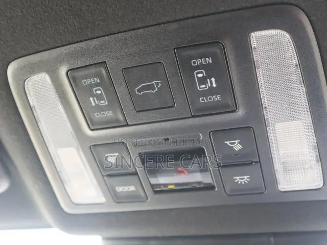 Toyota Noah 2023 Pearl