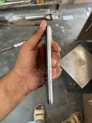Apple iPhone X 256 GB White
