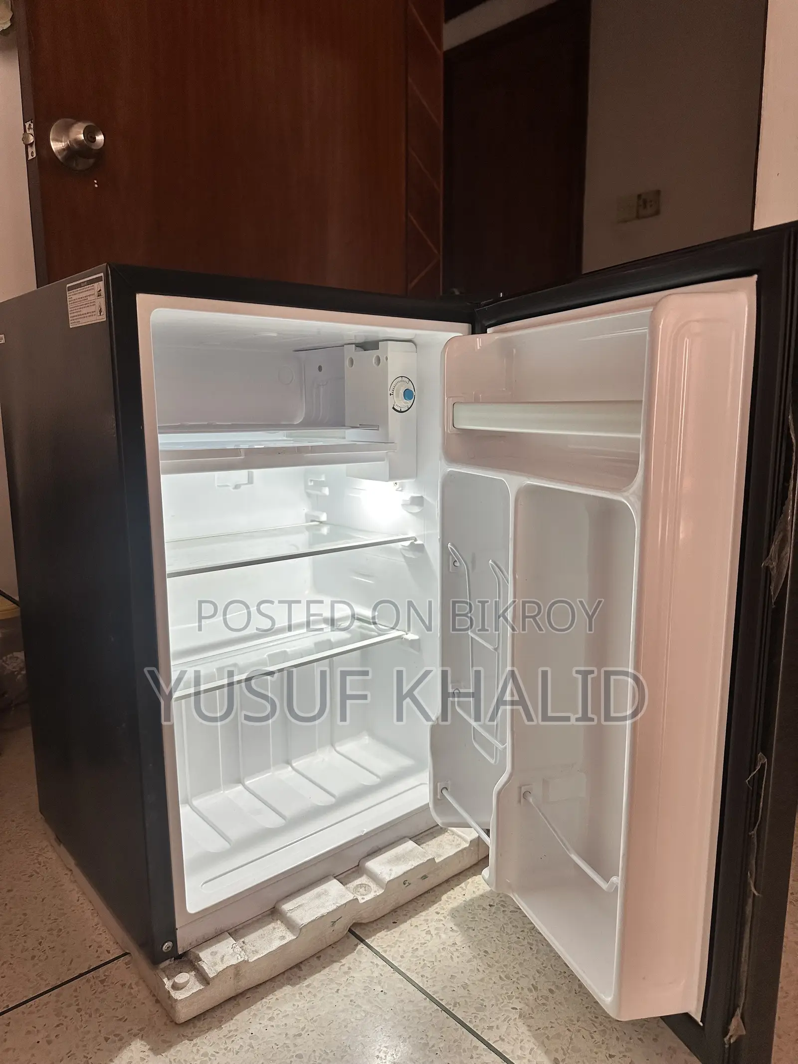 Walton Mini Fridge 70 Litre.