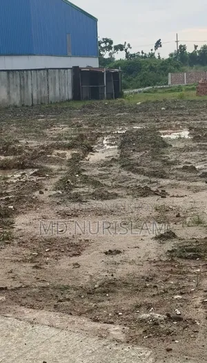 This land will be sold 45 Katha