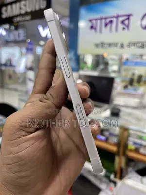অ্যাপল আইফোন ১৬ ২৫৬ জিবি হোয়াইট