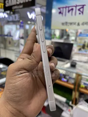 অ্যাপল আইফোন ১৬ ২৫৬ জিবি হোয়াইট