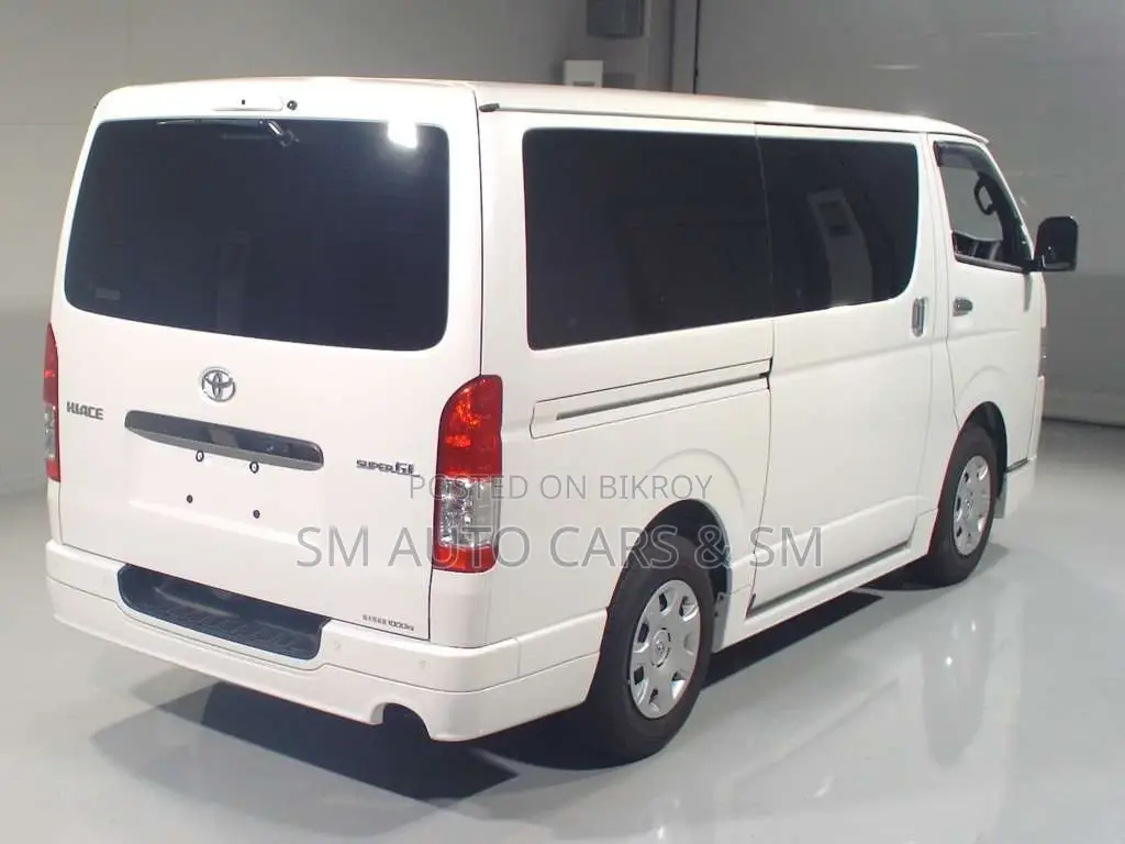 Toyota HiAce 2023 White