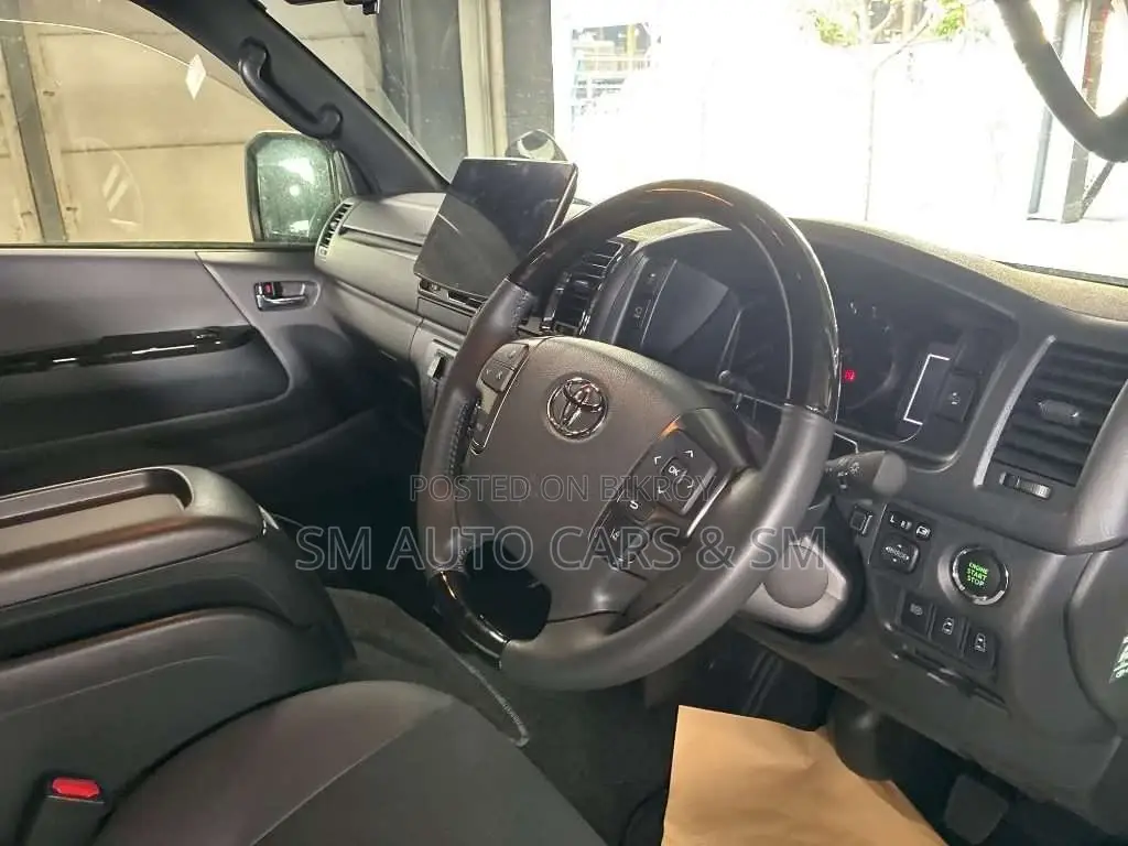 Toyota HiAce 2023 White