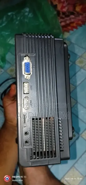 স্মার্ট পোর্টেবল প্রজেক্টর (মডেল: L36P)।