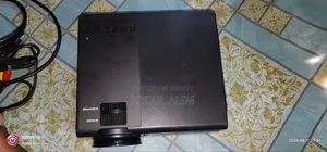 স্মার্ট পোর্টেবল প্রজেক্টর (মডেল: L36P)।