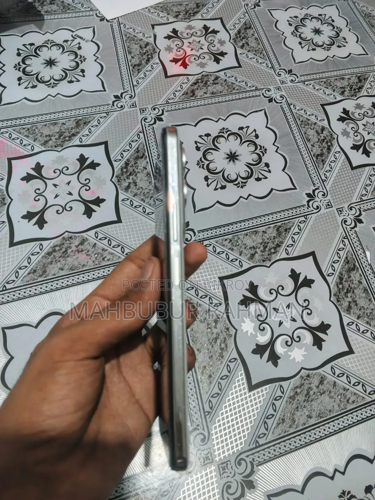 ভিভো ওয়াই২৯ ১২৮ জিবি সাদা