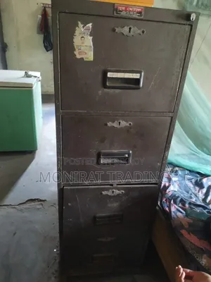Locker/Almirah