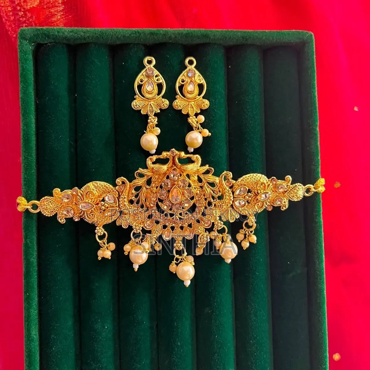 Royal Elegance in Every Detail!