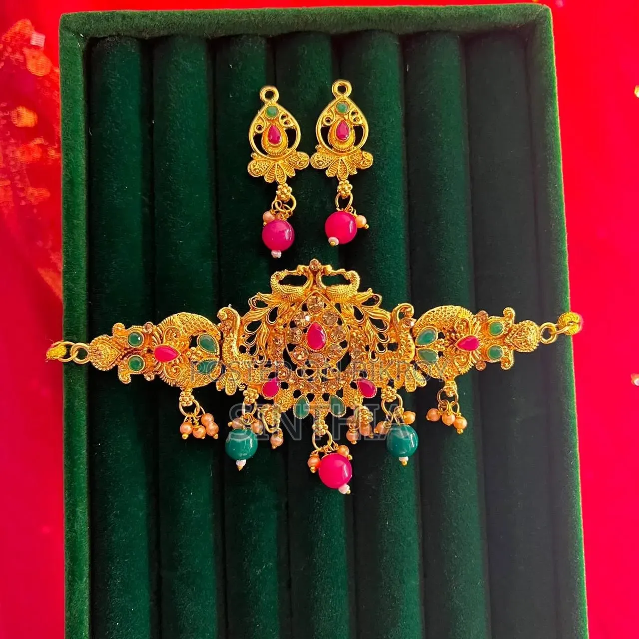 Royal Elegance in Every Detail!