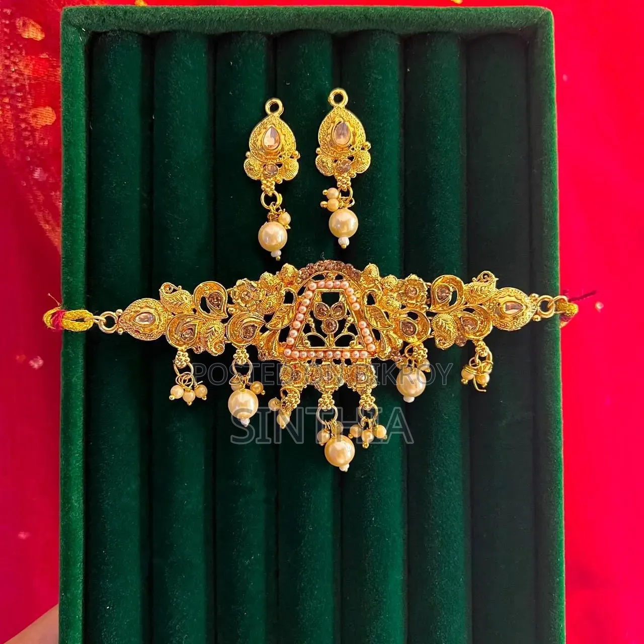 Royal Elegance in Every Detail!