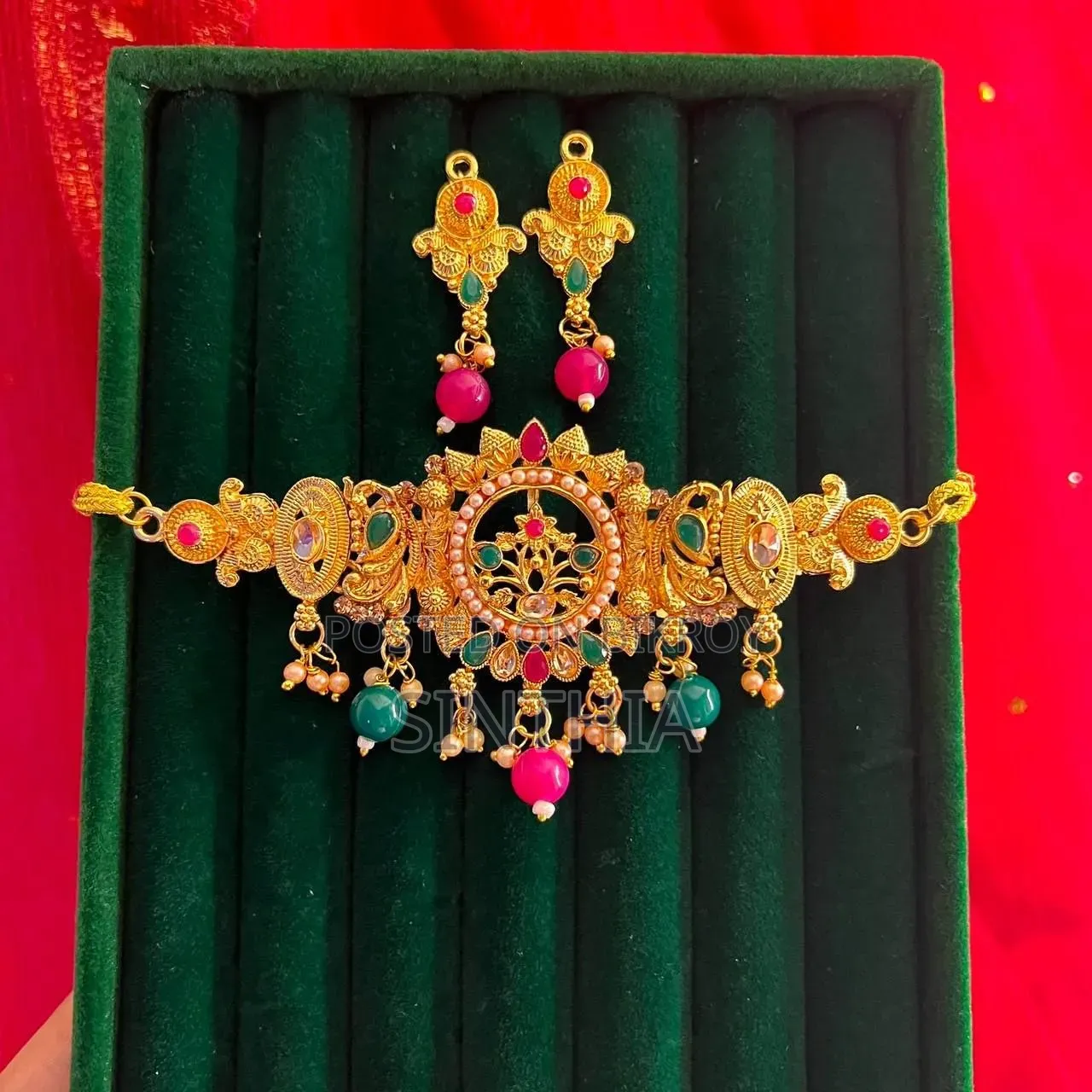 Royal Elegance in Every Detail!