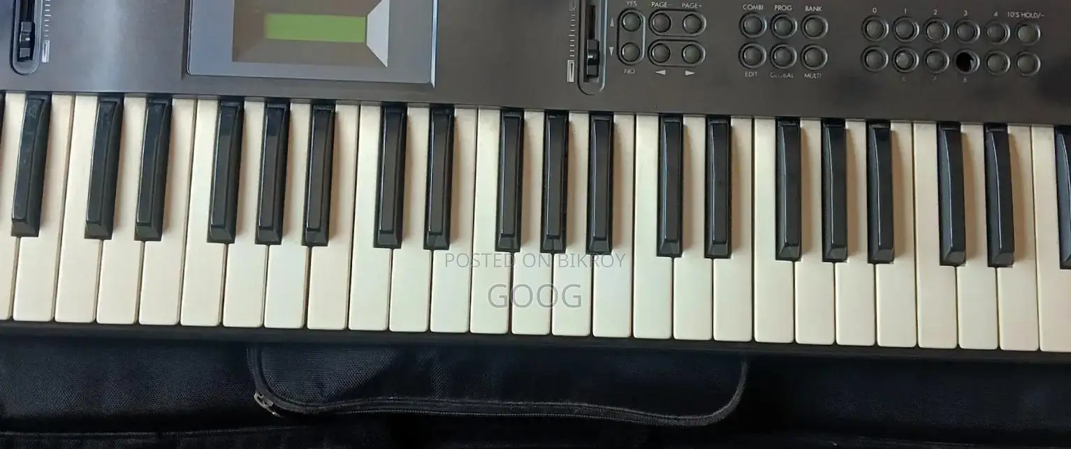 Korg X5 Keyboard