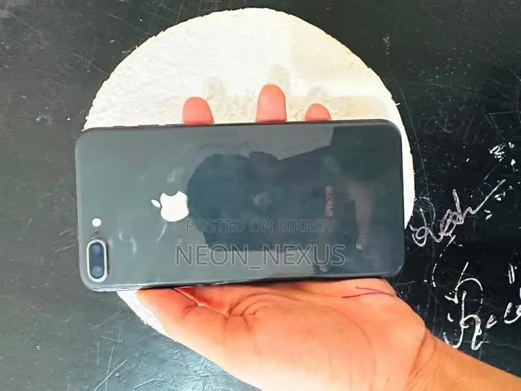 Apple iPhone 8 Plus 64 GB Black
